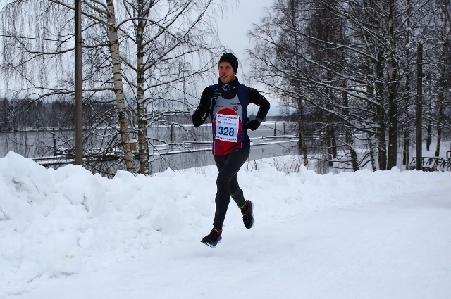 Frode Stenberg alene i tet etter ca 6 km. (Foto: Bjørn Hytjanstorp)