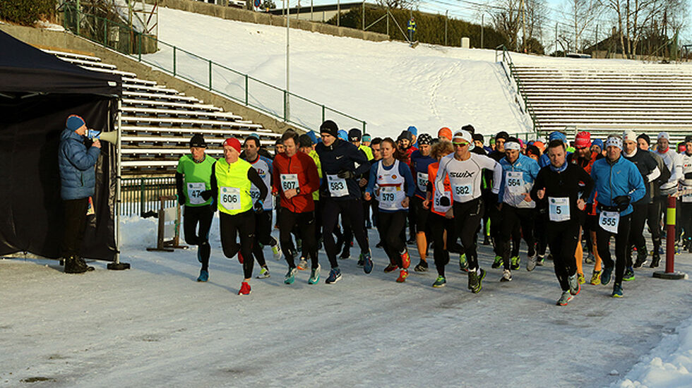 Det var snø da fjorårets sesong startet opp, det kan fort bli samme forhold i morgen
