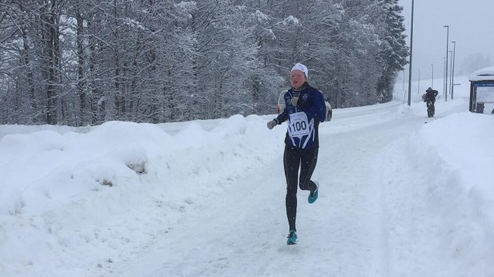 Mariann Roe alene mot mål i årets første løp i Bø. (Foto: Espen Nordli Eriksen)