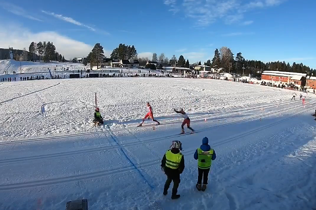 Målfoto fra Idrettsparken på Kjellmyra lørdag. (Skjermdump fra arrangørvideo) Målfoto fra Idrettsparken på Kjellmyra lørdag. (Skjermdump fra arrangørvideo)
