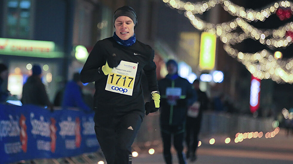Erik Lomås løp inn til en klar seier på 10 kilometeren i Mørketidsløpet 6. januar i år. (Foto: Truls Tiller)