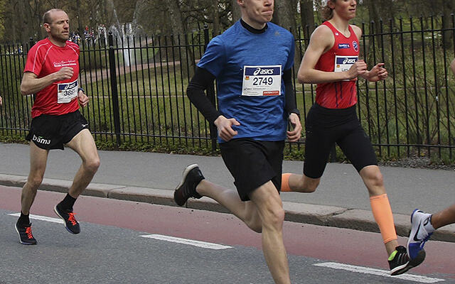 Erik Lomås vant Drammen halvmaraton på søndag. Torsdag var han tilbake med startnummer og seiret i Nydalsløpet. (Foto: Arkivbilde, Runar Gilberg).