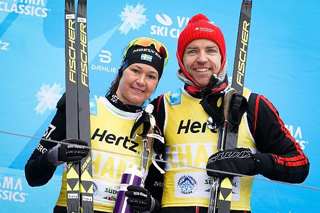 Det har handlet mye om Tord Asle Gjerdalen og Britta Johansson Norgren både ifjor og i år i Ski Classics. Med seieren i Toblach-Cortina styrket de sine sjanser kraftig til å vinner Ski Classics sammenlagt igjen. Foto: Arrangøren