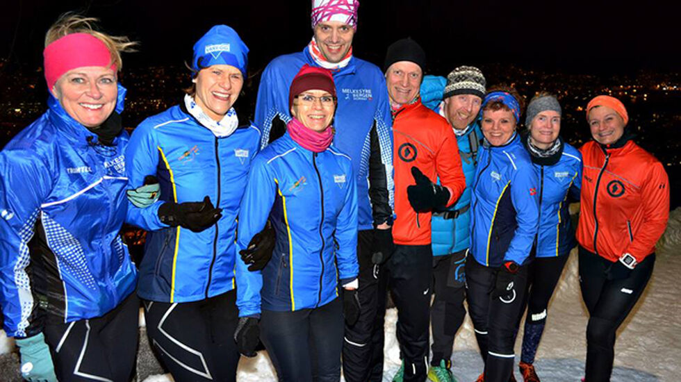 Noen av deltagerne samlet på toppen. Fotograf Hanne Liland