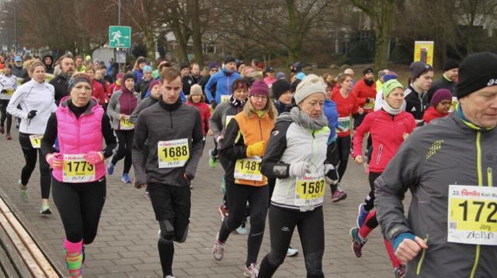 Fra fjorårets Kiel Marathon, et løp som går langs sjøsiden og i havneområdet med kort avstand til terminalen for Kielferga (Foto: powerschnecken.de).