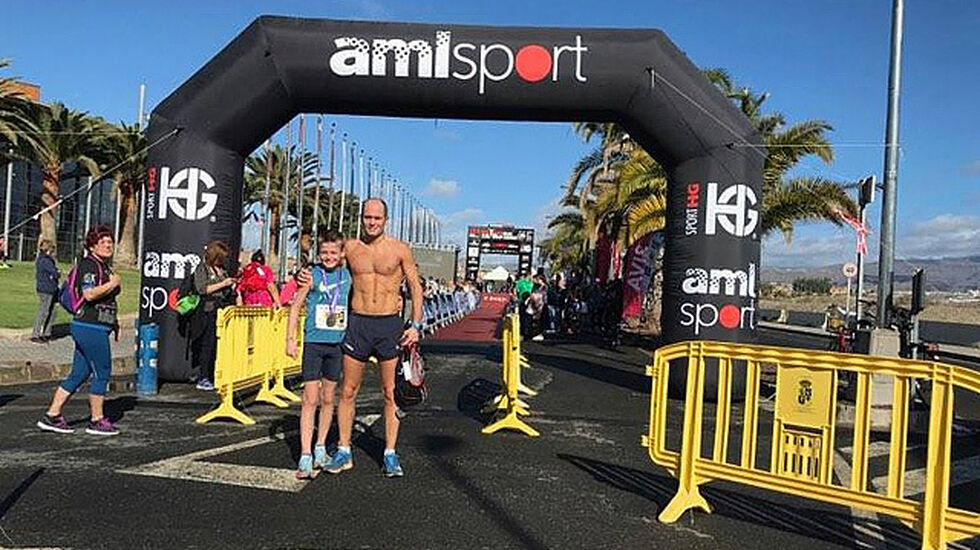 Teodor og Robet Hansen vinner Familie-klassen i årets Trans Gran Canaria. Foto: Privat