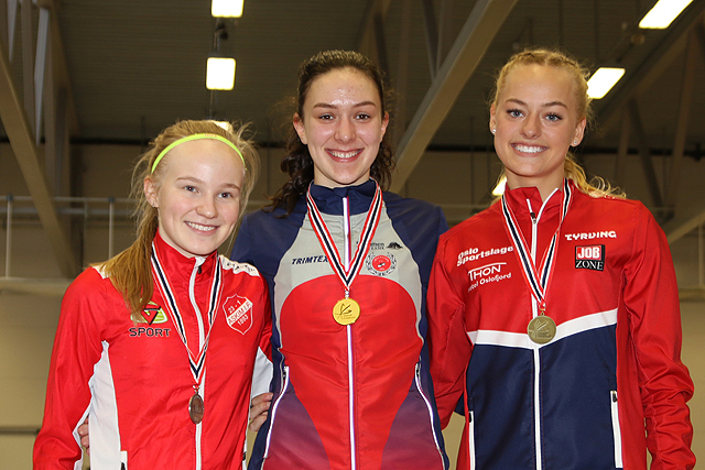 Premiepallen J17: Mari Andreassen Rud, Kristin Svendby Otervik, Constance Løken Dahl.