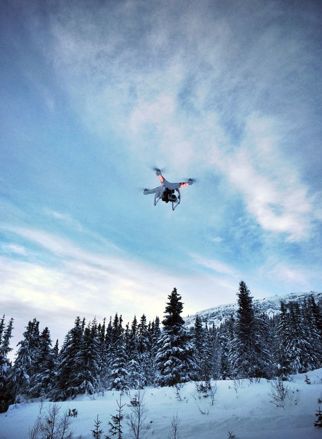 Drone i vinterlandskap.jpg Foto Luftfartstilsynet
