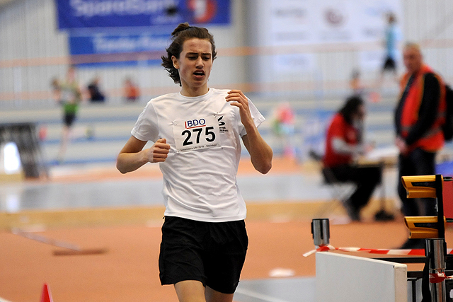 Favoritten Sondre Martinsen klemte til fra 900 meter og holdt tempoet inn til mål.