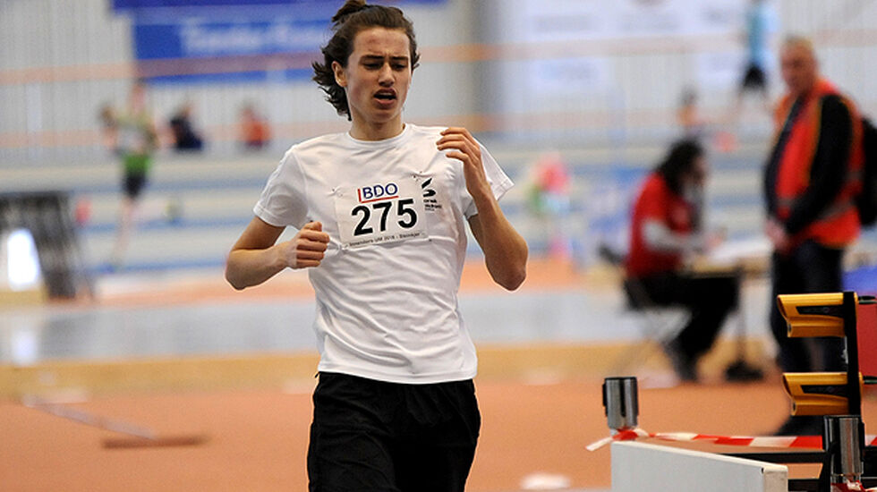Favoritten Sondre Martinsen klemte til fra 900 meter og holdt tempoet inn til mål.