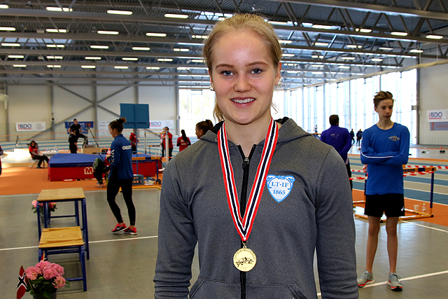 Malin Edland tok overlegne seire på både 800 og 1500m