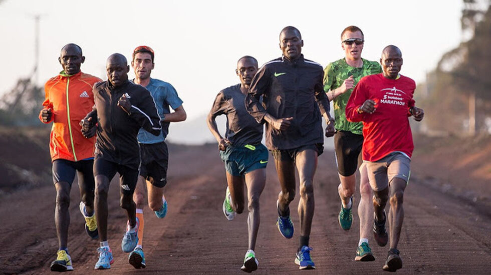 Sondre under ei treningsøkt i Kenya. (Foto: Hannover Marathon)