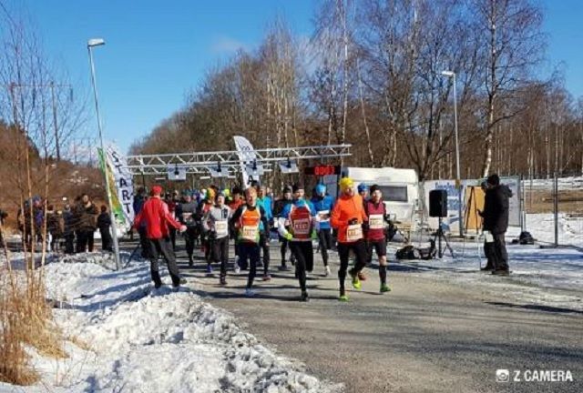 Fra starten av årets heller vinterlige Vårtävling i Göteborg (Foto: solvikingarna.se/Tommy Björk).