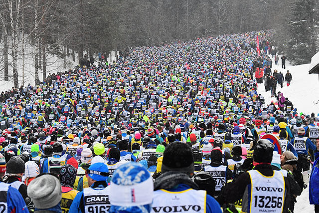 Også neste år slipper man å gå de 90 kilometerne fra Sälen til Mora alene under Vasaloppet. (Foto: Vasaloppet)