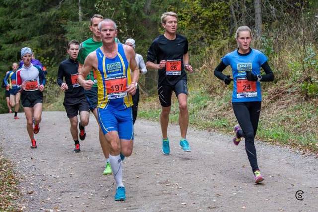 Fra Nøklevann Rundt, side om side med Heidi Pharo. (Foto: Sylvain Cavatz)