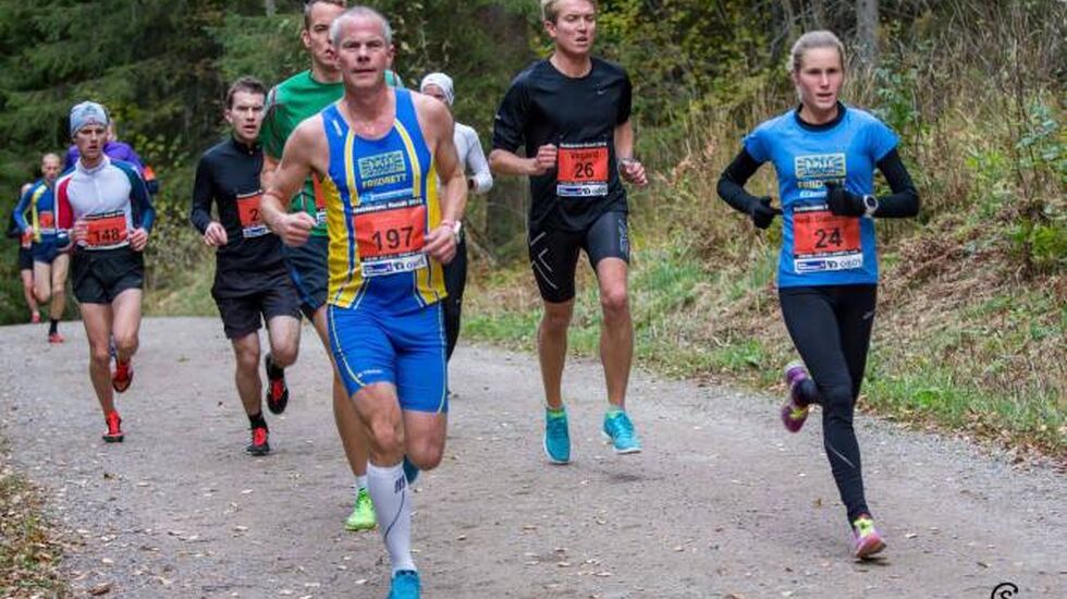 Fra Nøklevann Rundt, side om side med Heidi Pharo. (Foto: Sylvain Cavatz)