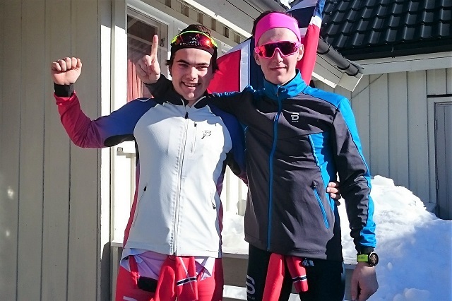 Som i Sletåssprinten tidligere i vinter ble det en Østby-duell om seieren mellom Vegard Øvrevik (til v.) og Lars Bovold i påskesola i Tørberget, men denne gangen var det Lars som tok siste stikk.