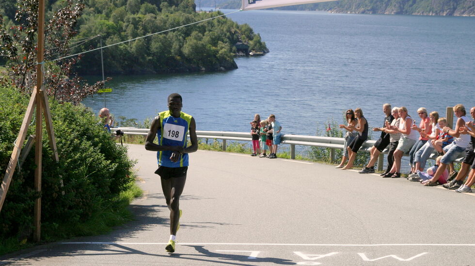 Målgang (Laban Siro) frå eit tidligare Åkrafjorden Rundt.