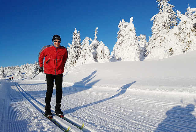 Vinteren var aldri vakrare enn i år, og eg let meg lokke ut i løypa. (Foto: Bjørn Johannessen)