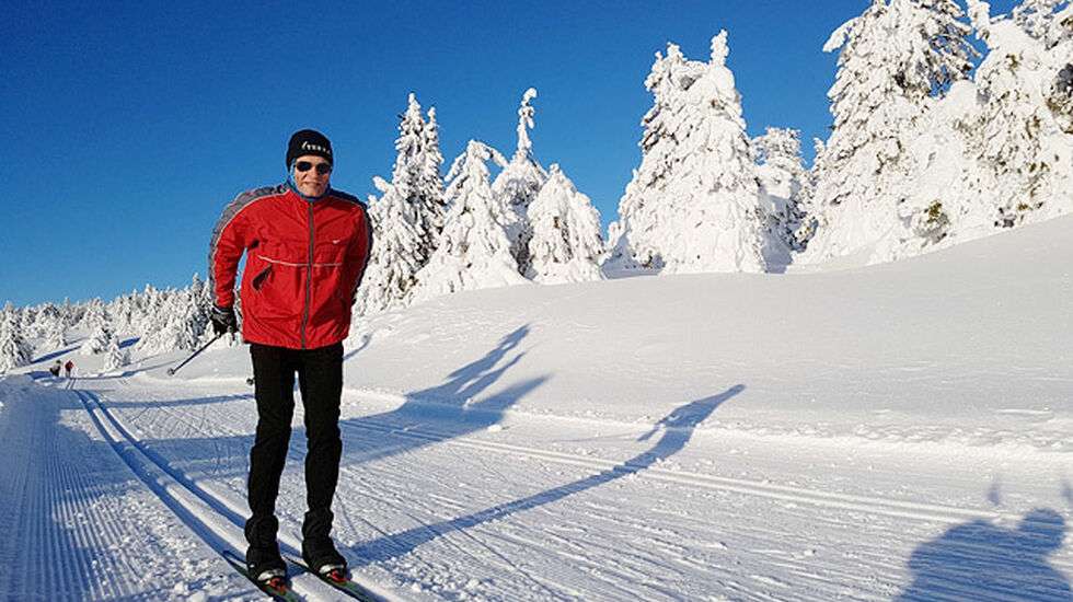 Vinteren var aldri vakrare enn i år, og eg let meg lokke ut i løypa. (Foto: Bjørn Johannessen) 