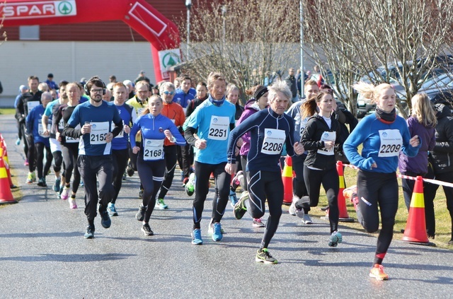 Fra starten på Valderløpet 2017. Foto: Stig Sæther