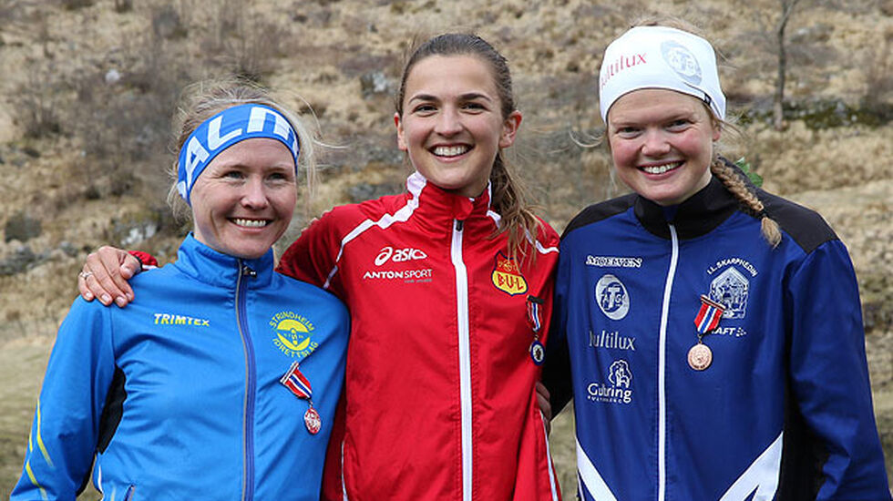 Premiepallen for kvinner senior: Lena Selen, Sigrid Jervell Våg og Mariann Roe