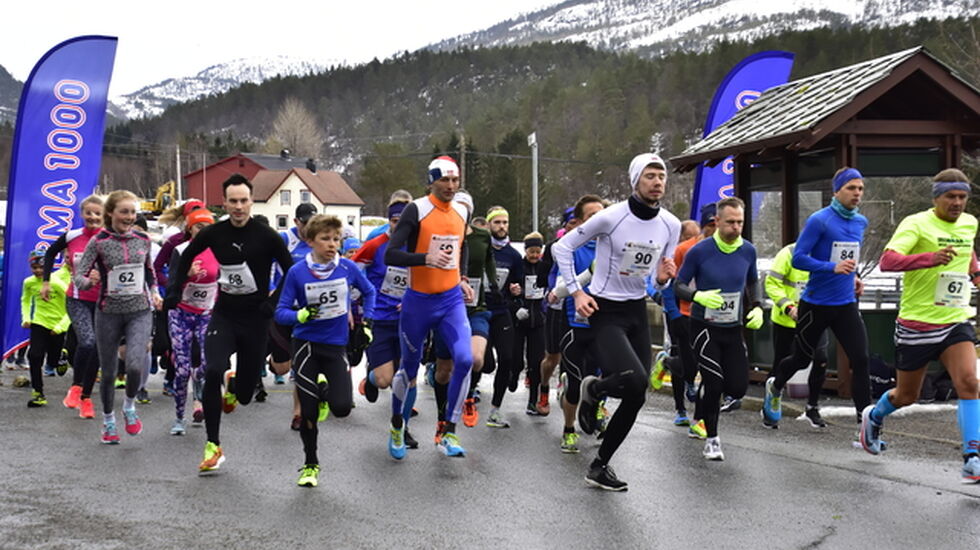 Gisle Skjølberg, Bremanger IL og Bendik Grimsbø, Førde IL satte nye løyperekorder da Eikefjord Halvmaraton ble arrangert lørdag 7. april. (Alle foto: Ronny Osland)