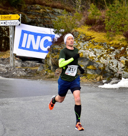 Vinner Halvmaraton herrer - Gisle Skjølberg (ny løyperek.).jpg