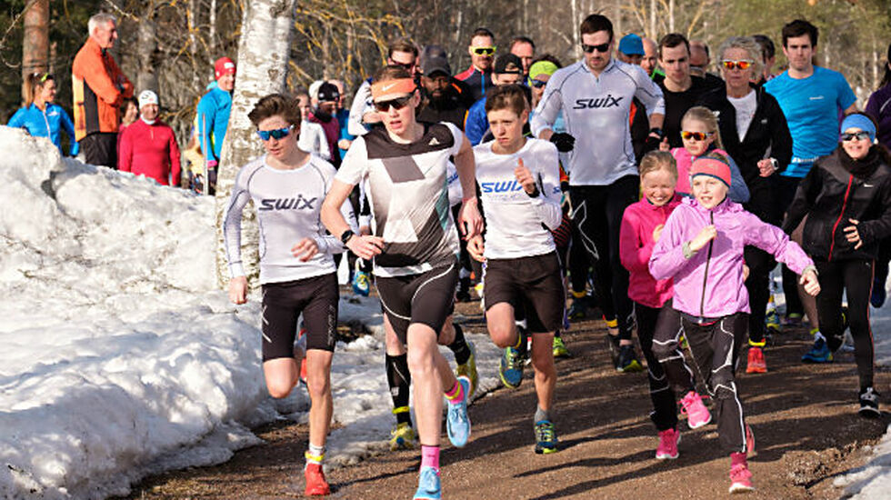 Gode løpsforhold på Sognsvann. Her fra starten på SRM onsdag 11.april Foto: Jørgen Lindalen