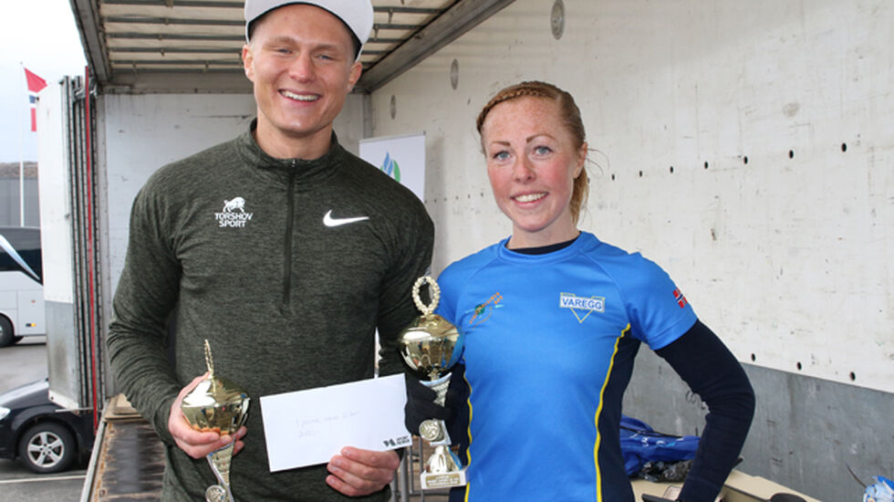 Sondre Øvre-Helland og Eli Anne Dvergsdal med bestemannspremier