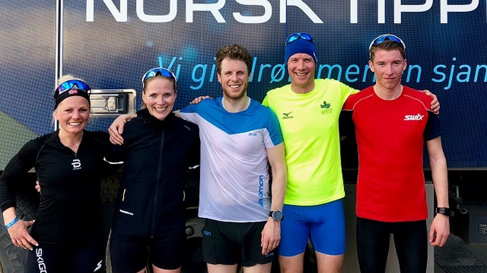 De raskeste i lang løype (fra v.): Marthe Kristine Hafsahl Karset, Ida Gjermundshaug Pedersen, Petter Soleng Skinstad, Henning Mortensen og Bård Eskil Bjørndalen. (Foto: Hans Tore Riibe)
