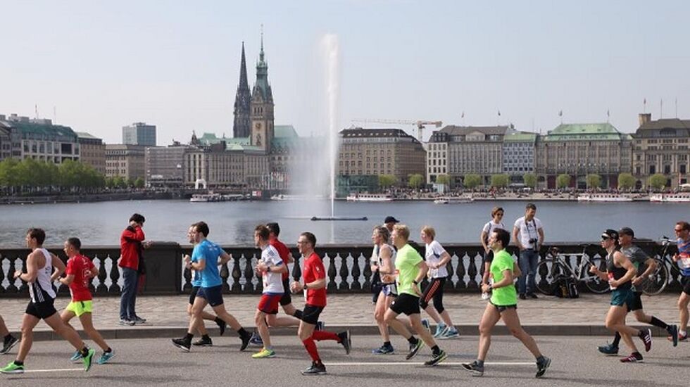 Sommerlig forhold med sol og temperaturer over 20 grader preget årets Hamburg Marathon (Foto: Hambug Marathon/Facebook).