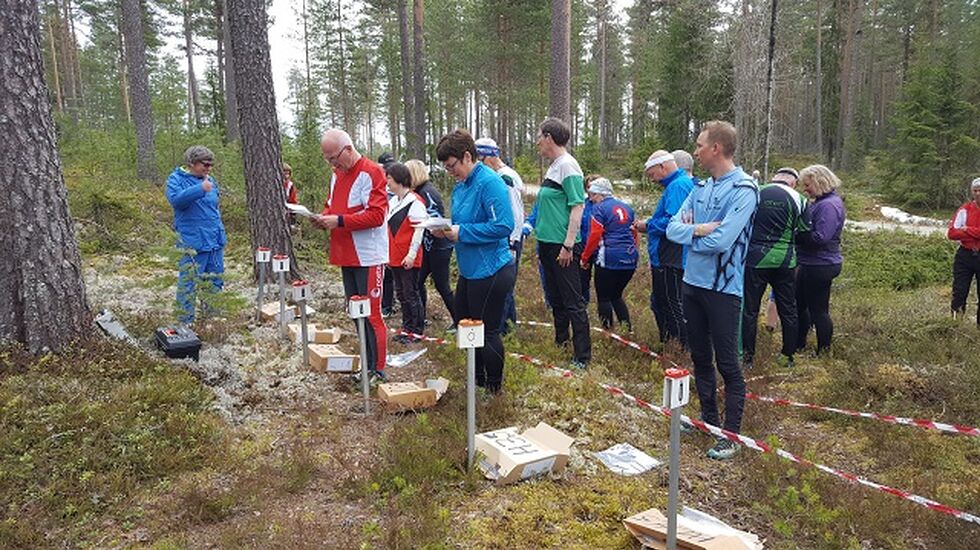 Litt kø på start. (Foto: Stein Arne Negård)