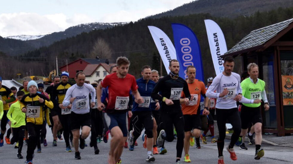 Fra starten av årets andre løp i INC Eikefjord Løpskarusell. (Foto: Ronny Osland)