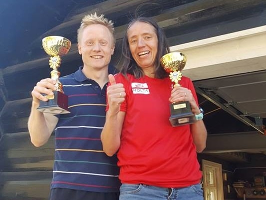 Maratonvinnerne Kim Bertheussen og Guro Skjeggerud. (Foto:Monica Tidemansen Thøgersen)