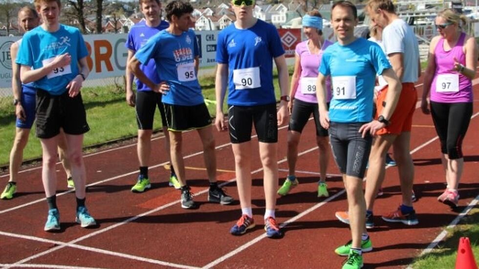 Startfeltet i årets første løbestævne (Foto: IL Express-Henrik Kofoed Nielsen).