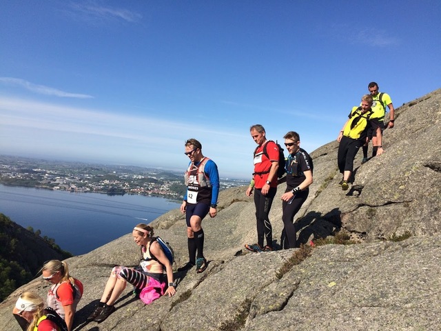 Det var flere utfordrende partier i Riska TrailRun, her er det en bratt rute ned fra Lifjellet. (Foto: Tom Kenneth Ravnås)