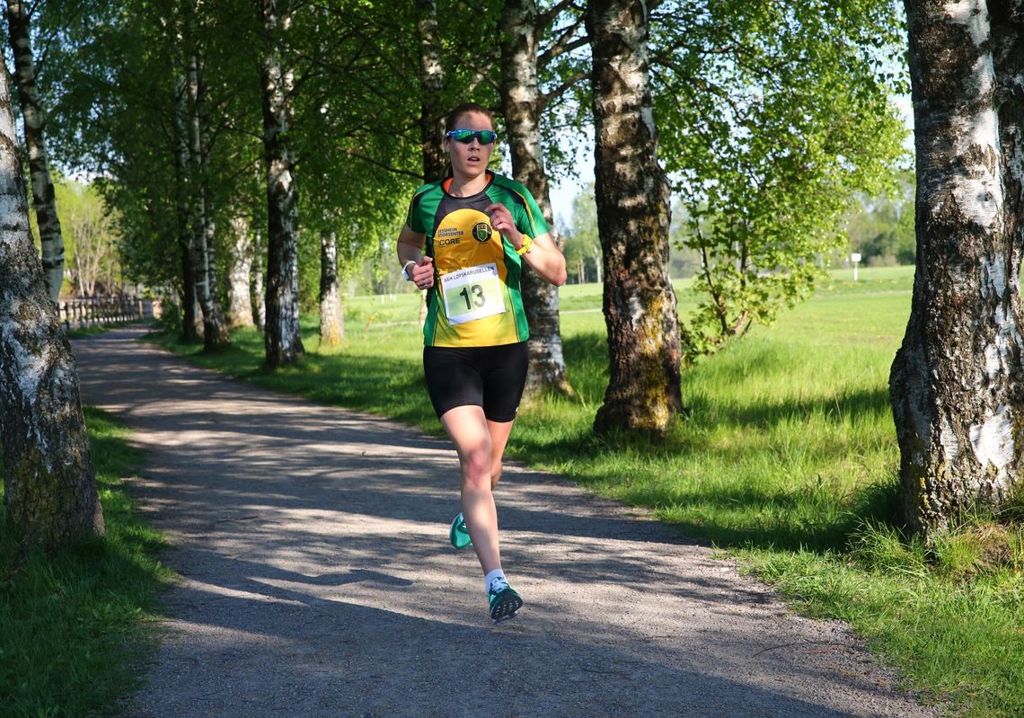 Karoline Næss vant kvinnenes 5,7 kilometer i Fetsund. Bildet er fra Lillestrøm i 2. løp i årets karusell. (Foto: Bjørn Hytjanstorp)