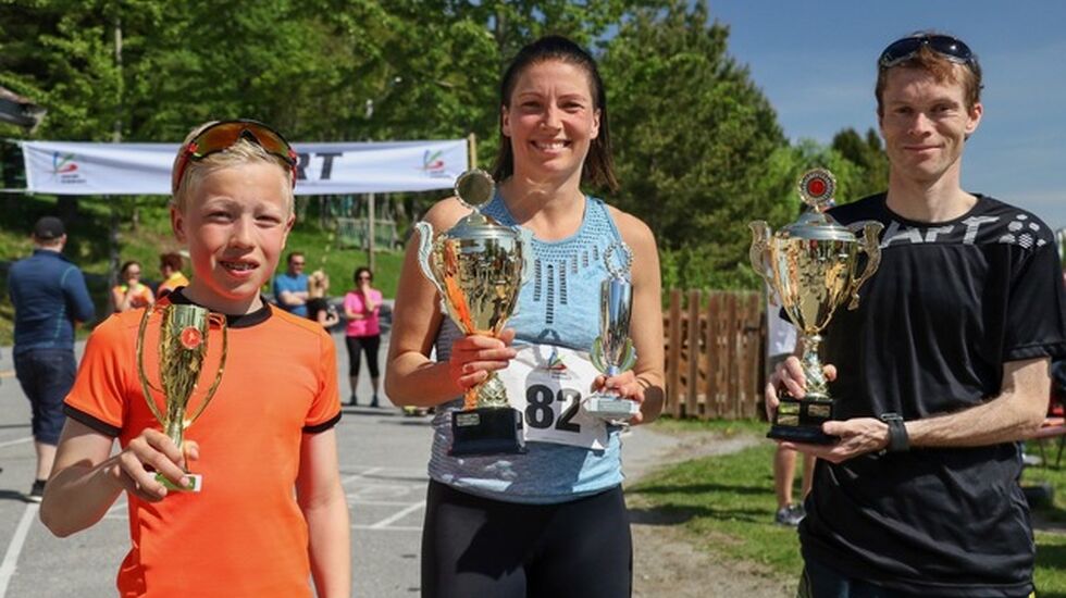 Sindre Fylling (til venstre), Iren Nordal (beste kvinne) og den suverene vinneren i Kleiva Rundt 2018, Kristian Nedregård. Foto: Martin Hauge-Nilsen