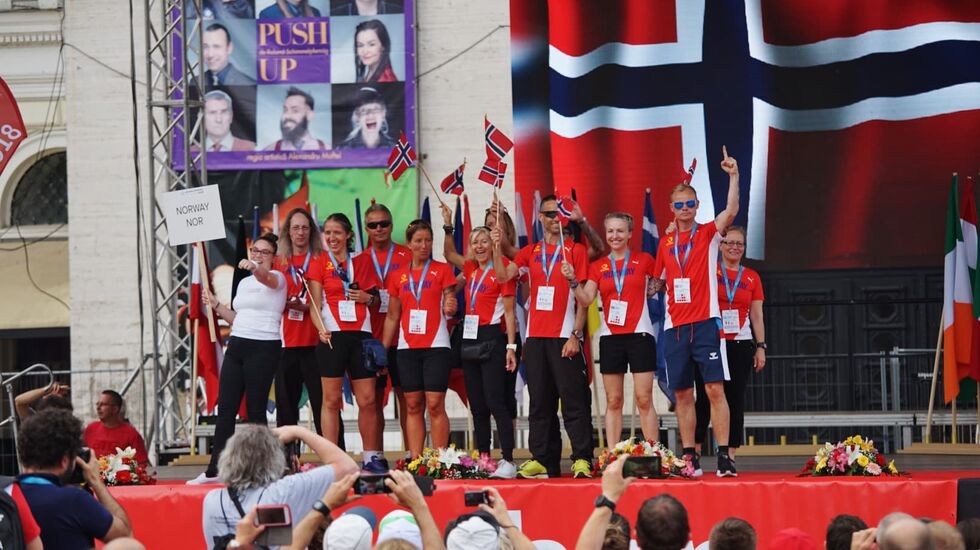 Den norske VM-troppen i EM 24-timers i Timisoara, samme sted VM skal arrangeres i år. Therese Falk og Bjørn Tore Taranger er foreløpig de eneste fra 2018-troppen som er kvalifisert til årets mesterskap. (Foto: Johan Percy Holmgren)