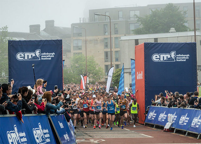 Et av felta i Edinburgh Marathon Festival har nettopp fått det befriende startsignalet. (Foto: arrangøren)