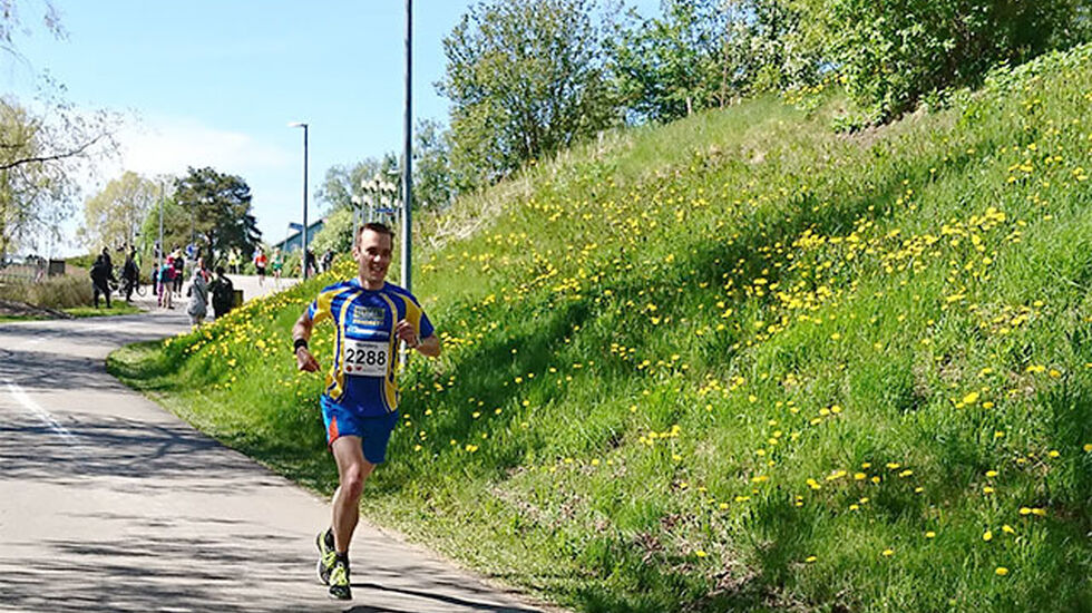 Tonny Gjerde løp inn til seier i idylliske omgivelser i Oulu i Finland. (Foto: privat) 
