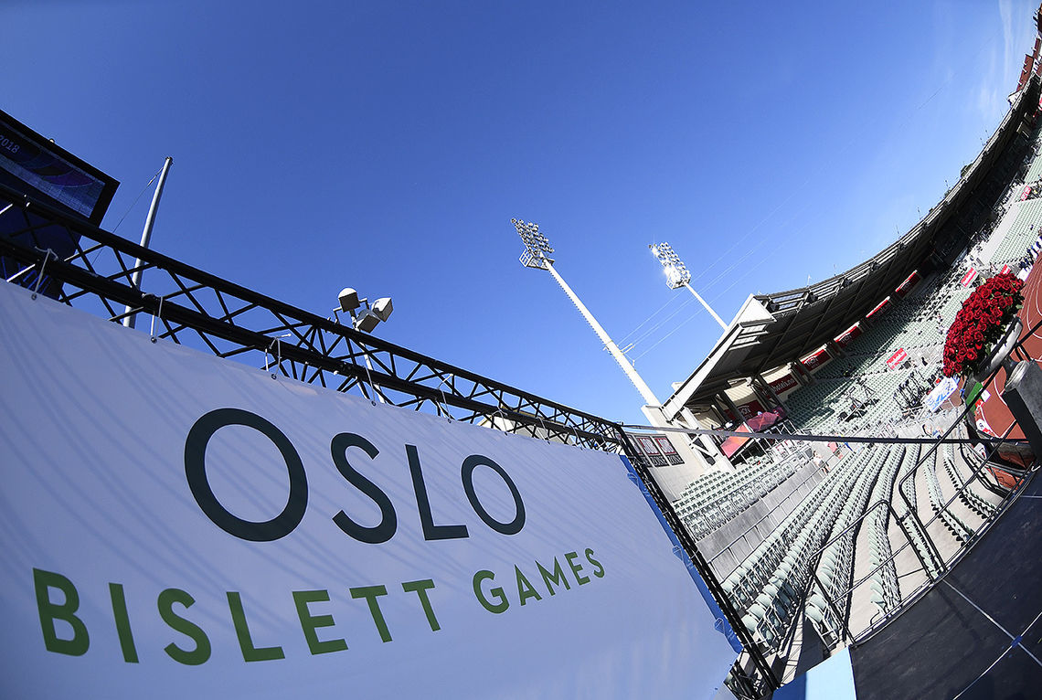 Bislett Games er i gang, og tribunene fylles gradvis. (Foto: Bjørn Johannessen) 