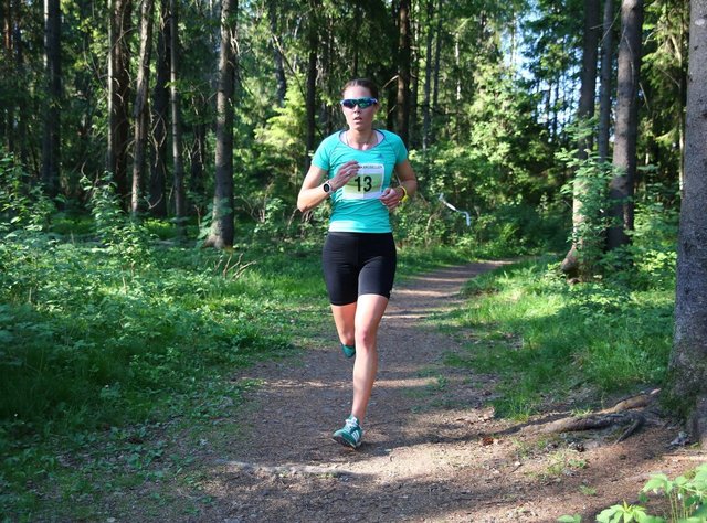 Karoline Næss satte løyperekord i årets løp rundt Dragsjøen øst for Årnes. Bildet er fra ABIK-karusellen tidligere i år. (Foto: Bjørn Hytjanstorp)