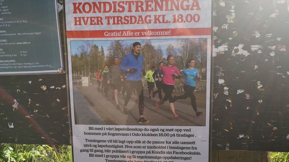 Kondistreninga reklamerer nå for seg sjøl på oppslagstavla ved bommen på Sognsvann.