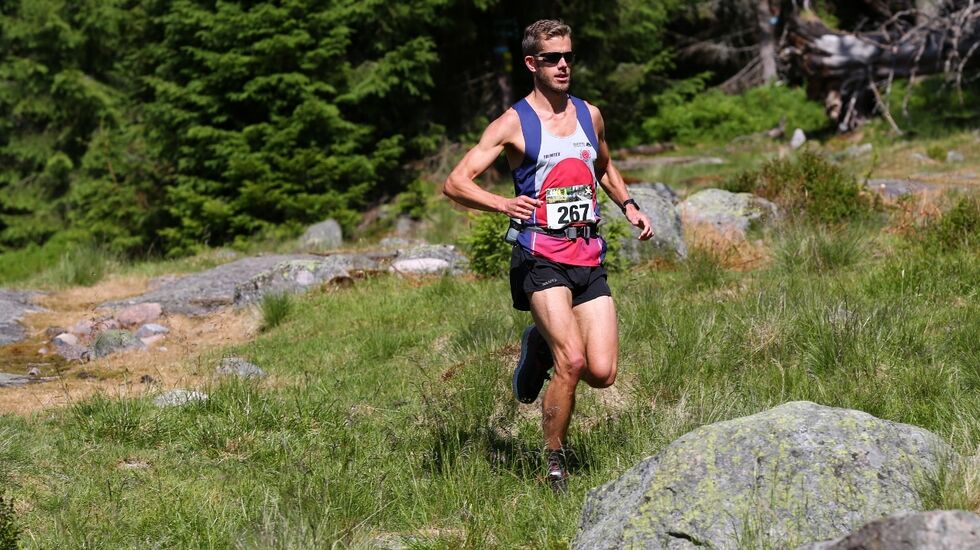 Frode Stenberg satte løyperekord på 9,5 km i Fetsund. Det gjorde han også på 50 km i Romeriksåsen på langs i juni 2018 der dette bildet er tatt. (Foto: Bjørn Hytjanstorp)