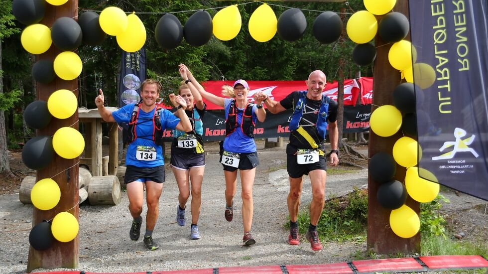 Så glad blir men etter å ha løpt 50 kilometer i Romeriksåsen på langs. (Foto: Bjørn Hytjanstorp)