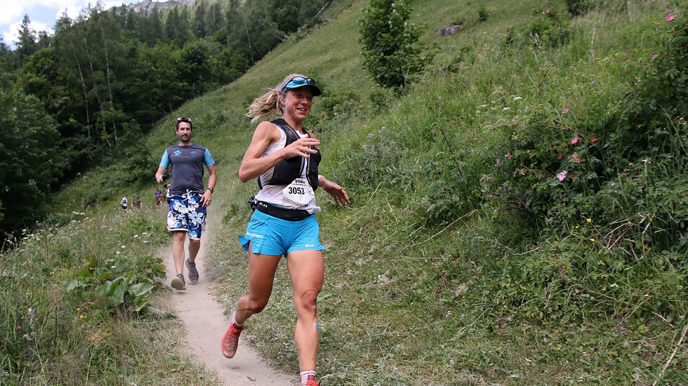 Svenske Mimmi Kotka gjorde som i fjor og vant dameklassen i den lengste løypa i Mont Blanc Marathon. (Foto: Runar Gilberg)
