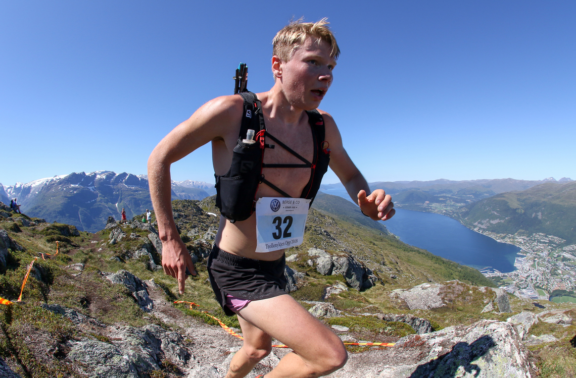 Lars Åkernes Rimereit fra Eidsdal IL, vinner av herreklassen i 2018 med tiden 36.47. Foto: Martin Hauge-Nilsen.