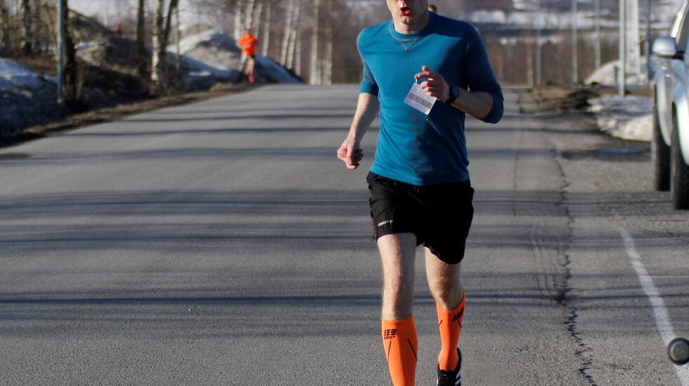 Rune Løsnesløkken spurter inn på Gå-Joggen på Rudshøgda tidligere i år. 
